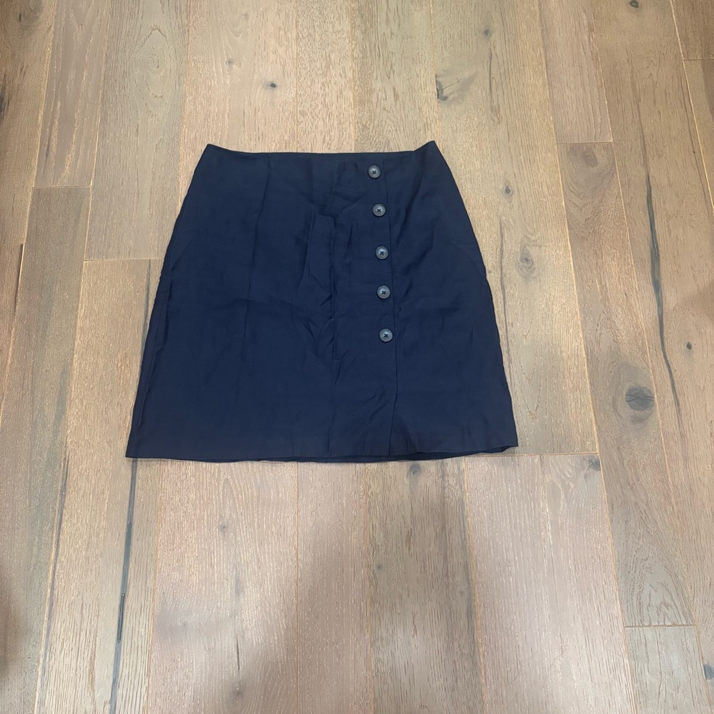 Ann Taylor Factory Navy Skirt size 10 w/ Buttons Rayon EUC